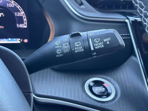 Certified 2024 Jeep Grand Cherokee Altitude AWD/4WD image 27