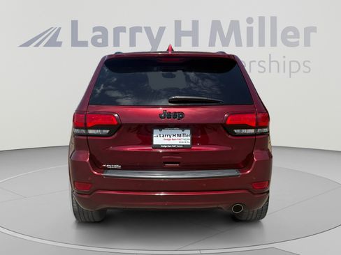Used 2020 Jeep Grand Cherokee Altitude RWD image 4
