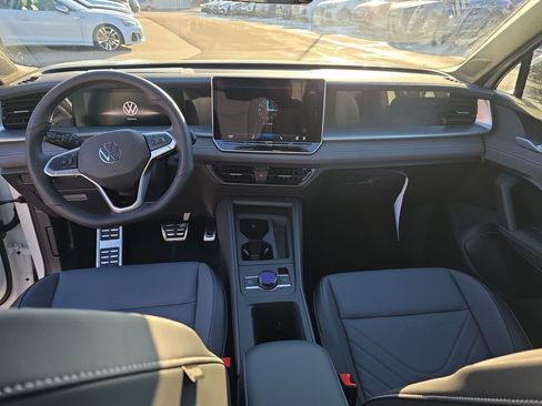 New 2026 Volkswagen Tiguan SE R-Line image 12