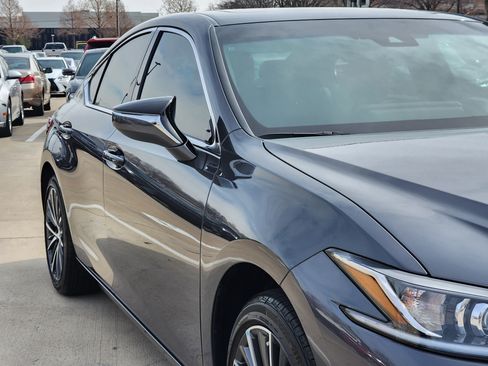 Used 2025 Lexus ES 350 w/ Premium Package image 8