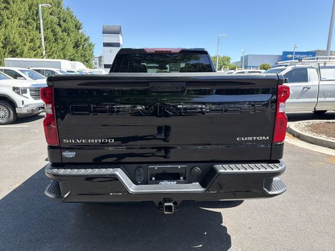 Used 2024 Chevrolet Silverado 1500 Custom image 9