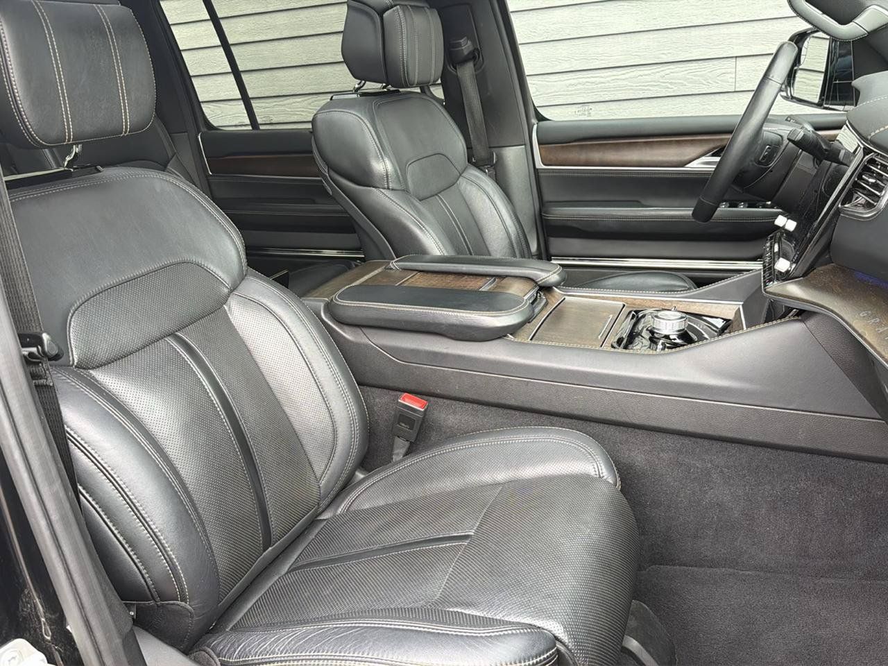 Used 2024 Jeep Grand Wagoneer L 4WD image 12