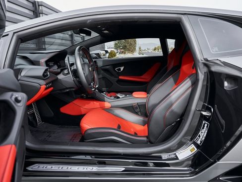 Used 2023 Lamborghini Huracan EVO image 36