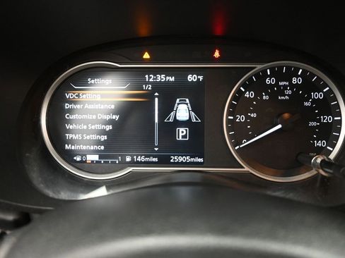 Used 2023 Nissan Versa SR w/ Trunk Package image 10