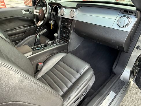 Used 2009 Ford Mustang GT Premium image 17