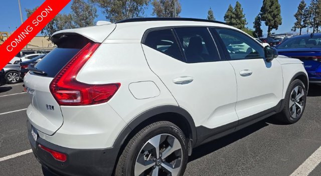 Used 2026 Volvo XC40 B5 Plus AWD/4WD image 3