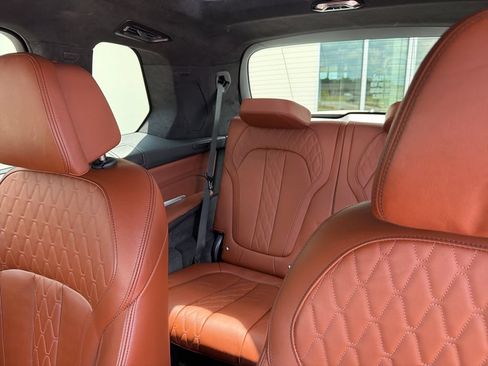 Used 2023 BMW X7 M60i AWD/4WD image 28
