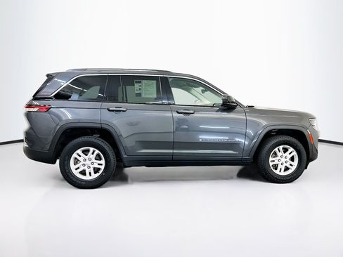 Used 2023 Jeep Grand Cherokee Laredo AWD/4WD image 10