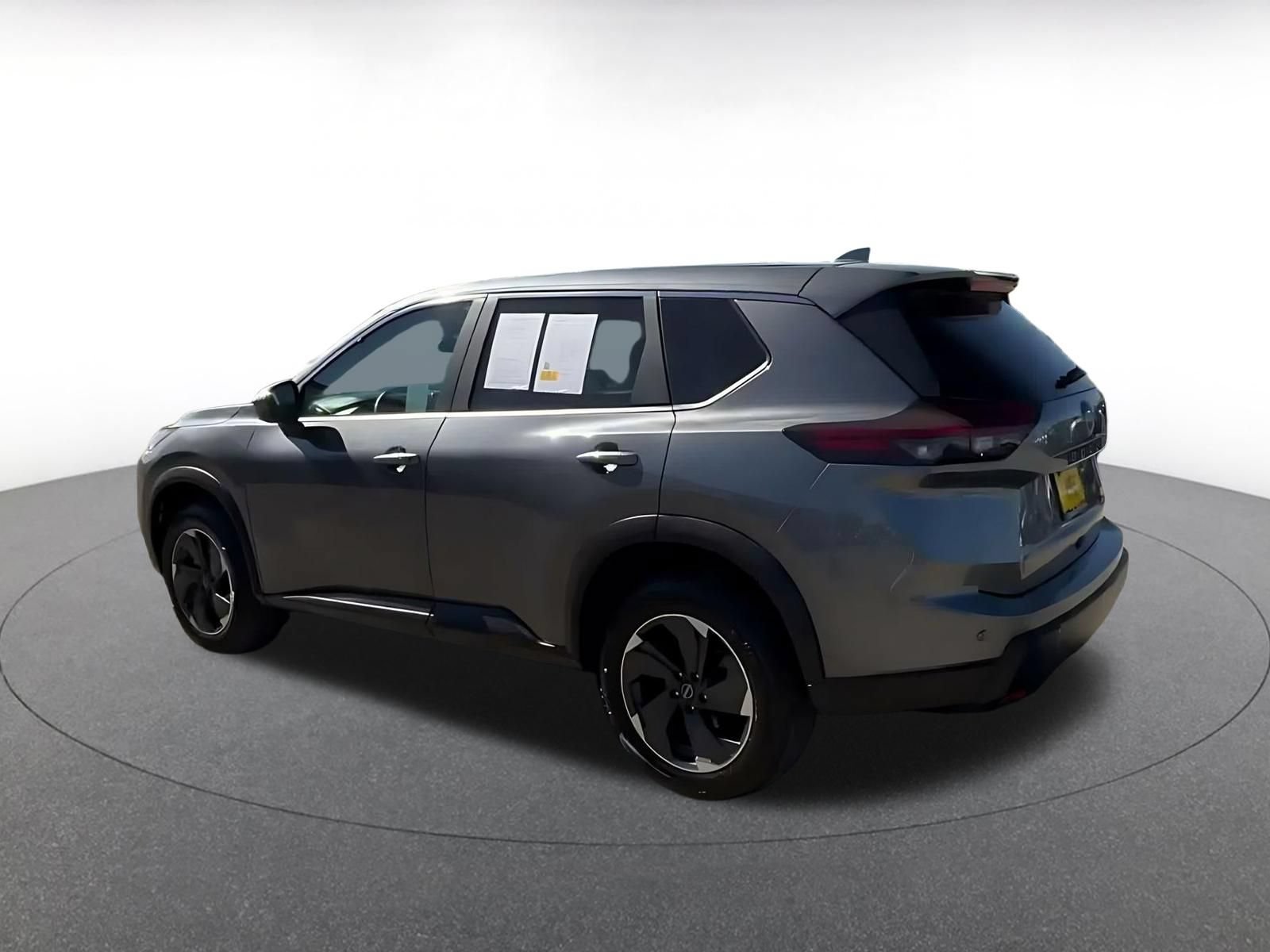 Used 2025 Nissan Rogue SV AWD/4WD image 9