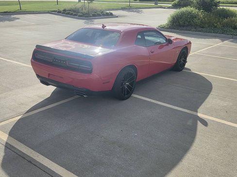 Used 2015 Dodge Challenger R/T Scat Pack RWD image 6