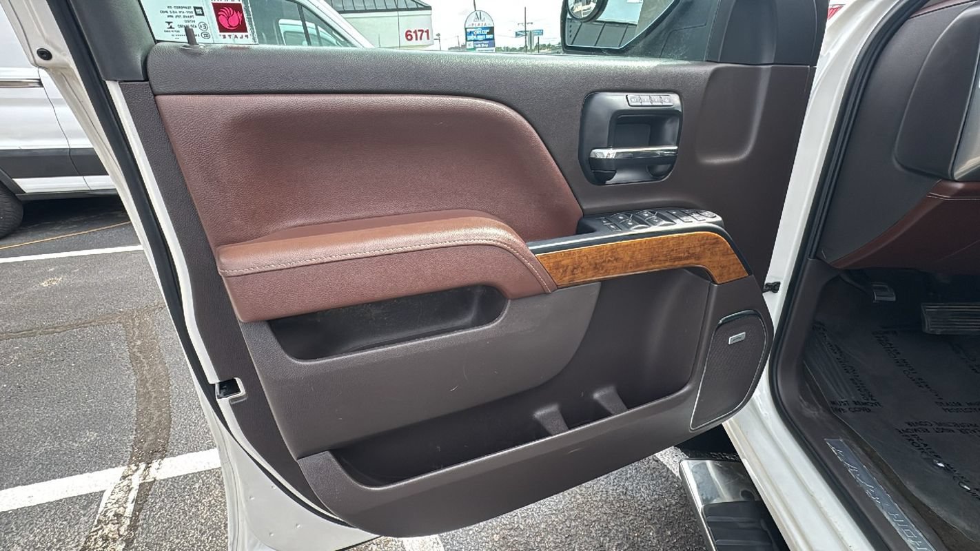 Used 2014 Chevrolet Silverado 1500 High Country w/ High Country Premium Package AWD/4WD image 11