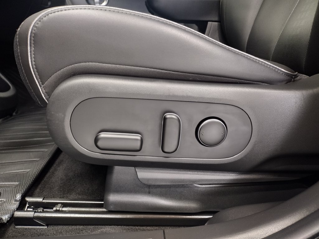 Certified 2023 Hyundai Ioniq 5 SEL w/ Cargo Package AWD/4WD image 24