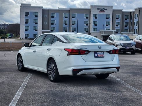 Used 2023 Nissan Altima 2.5 SV image 4