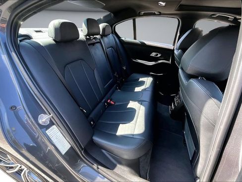 Used 2019 BMW 330i xDrive Sedan w/ Driving Assistance Package AWD/4WD image 25