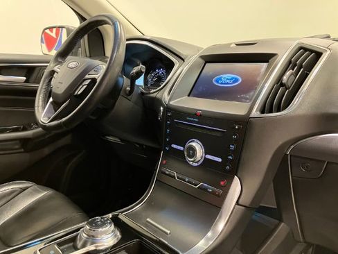 Used 2019 Ford Edge Titanium FWD image 41