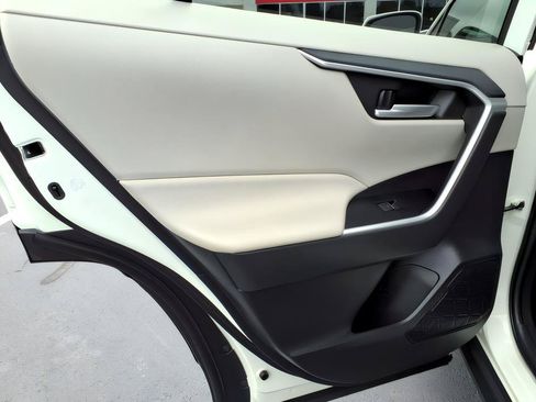 Certified 2025 Toyota RAV4 XLE w/ Convenience Package FWD image 14
