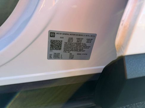 Used 2025 Chevrolet Equinox LT image 27