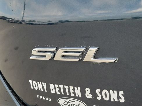 Used 2024 Ford Edge SEL w/ Convenience Package AWD/4WD image 7