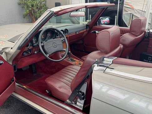 Used 1987 Mercedes-Benz 560 SL image 19