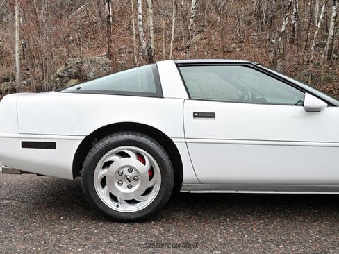 Used 1995 Chevrolet Corvette Coupe RWD image 10