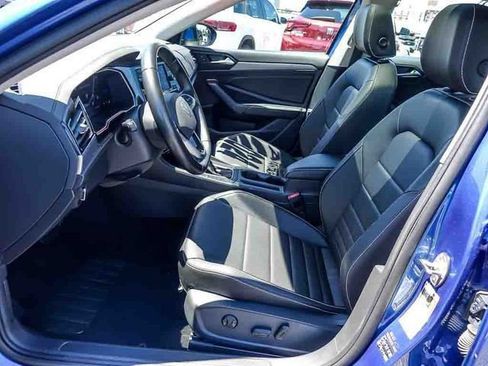 Used 2024 Volkswagen Jetta SE FWD image 10