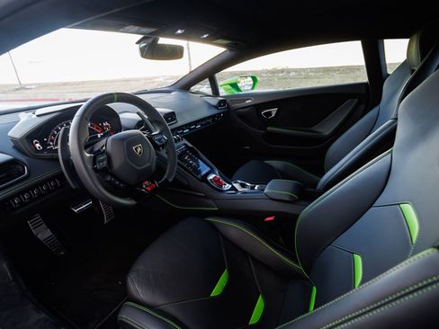 Used 2023 Lamborghini Huracan Tecnica image 29