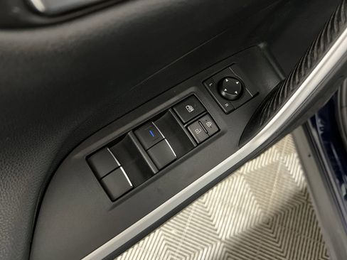 Used 2021 Toyota RAV4 Limited image 13