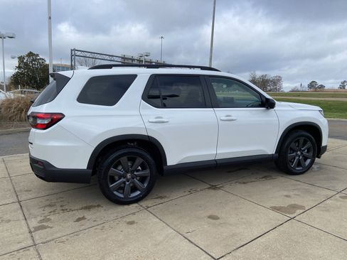 New 2026 Honda Pilot Sport image 11