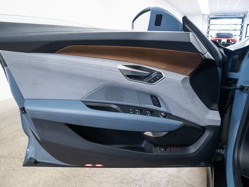 Used 2022 Audi e-tron GT Prestige w/ Prestige Package image 16