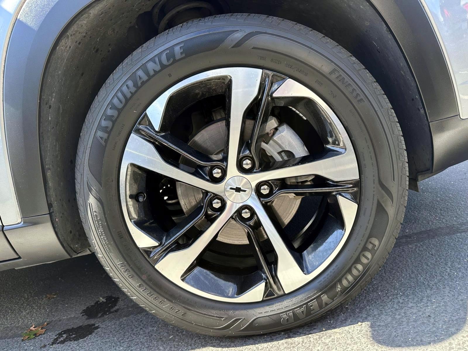 Used 2024 Chevrolet Trax RS w/ Driver Confidence Package FWD image 5