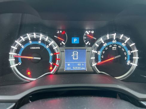 Used 2018 Toyota 4Runner SR5 Premium AWD/4WD image 15