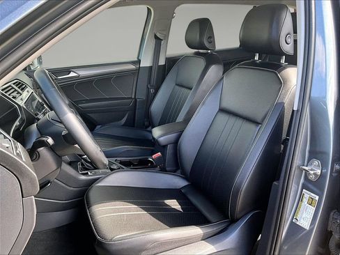 Used 2023 Volkswagen Tiguan SE AWD/4WD image 25