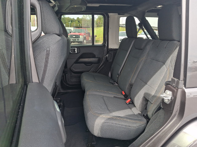 Used 2026 Jeep Wrangler Unlimited Sahara AWD/4WD image 10