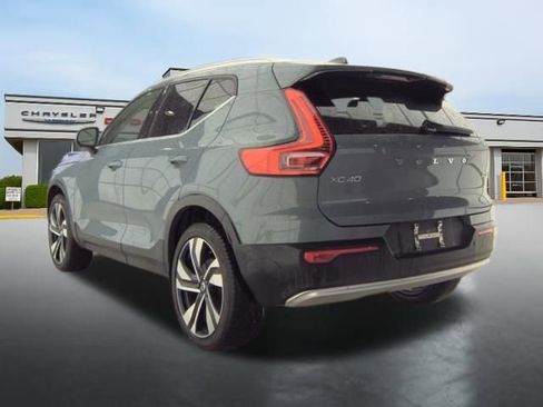 Used 2023 Volvo XC40 B5 Plus w/ Climate Package AWD/4WD image 7