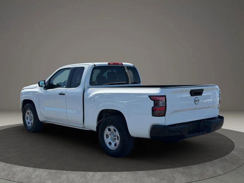 Used 2024 Nissan Frontier S RWD image 4