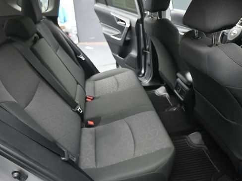 Used 2025 Toyota RAV4 XLE FWD image 19