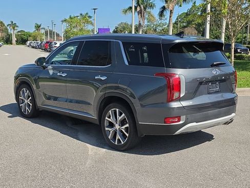 Used 2021 Hyundai Palisade SEL w/ Premium Package FWD image 3