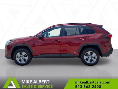 Used 2022 Toyota RAV4 XLE AWD/4WD image 4