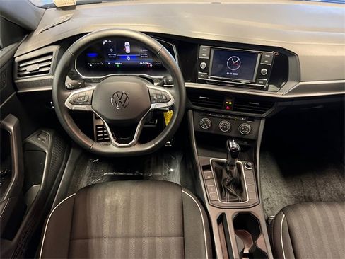 Certified 2024 Volkswagen Jetta Sport image 18