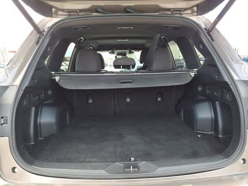 Used 2025 Subaru Forester Premium AWD/4WD image 10