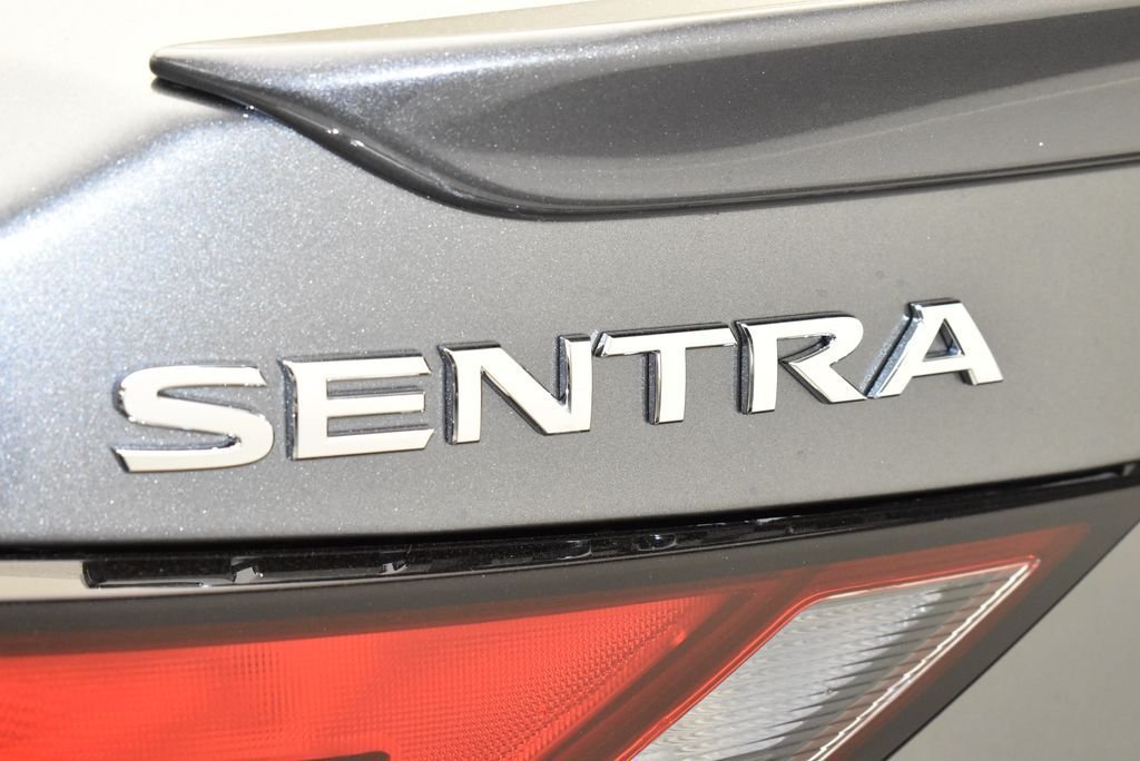 Used 2025 Nissan Sentra SR FWD image 9