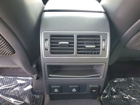 Used 2024 Jaguar F-PACE R-Dynamic S image 12