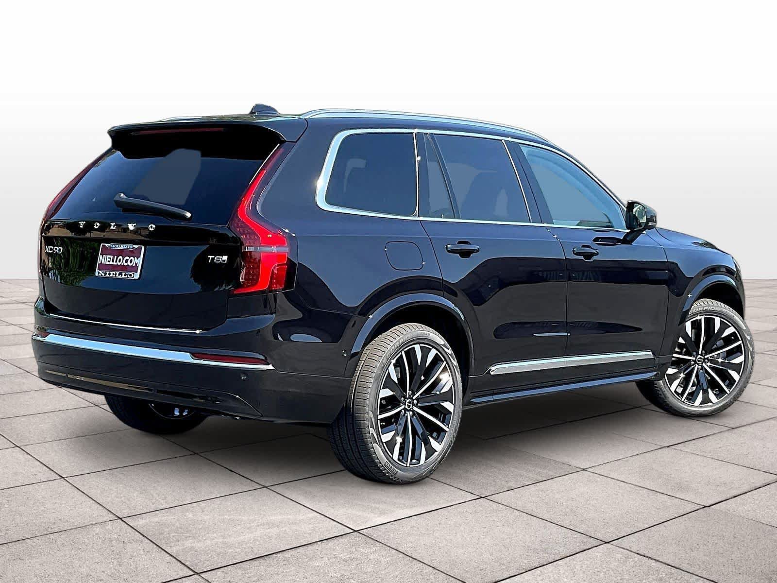 New 2026 Volvo XC90 T8 Ultra w/ Protection Package AWD/4WD image 4