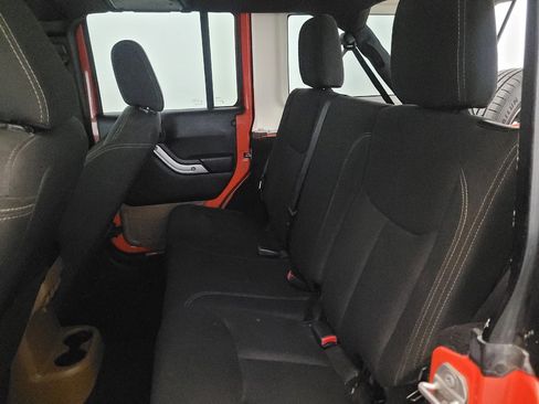 Used 2015 Jeep Wrangler Unlimited Sahara AWD/4WD image 18
