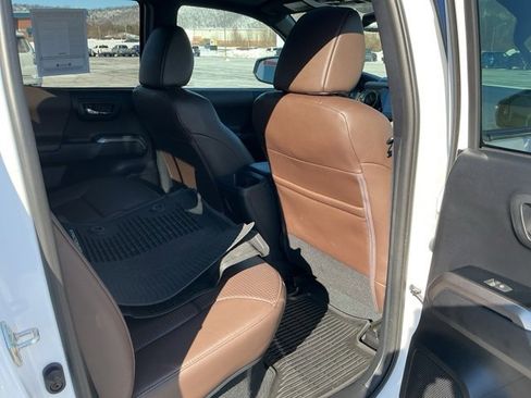 Used 2019 Toyota Tacoma Limited image 28