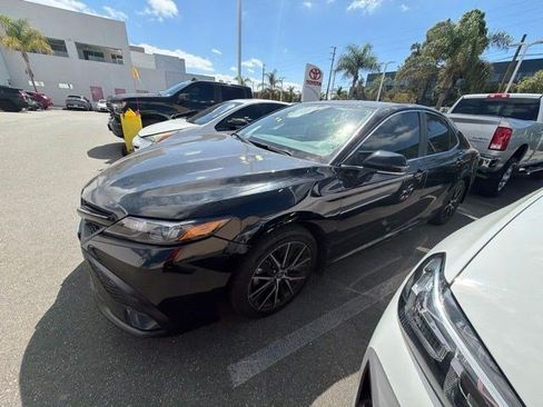 Used 2024 Toyota Camry SE FWD image 6
