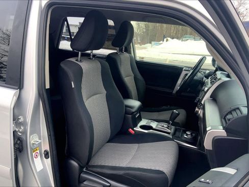 Used 2015 Toyota 4Runner SR5 image 7