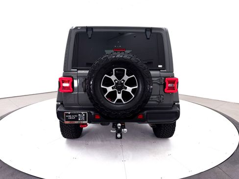 Used 2022 Jeep Wrangler Unlimited Rubicon w/ LED Lighting Group AWD/4WD image 17