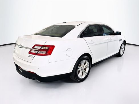 Used 2017 Ford Taurus SEL FWD image 35