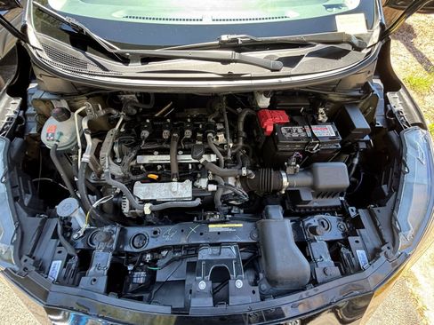 Used 2025 Nissan Versa SV image 32